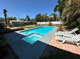 2740 Grove Pl, Sarasota, FL 34239