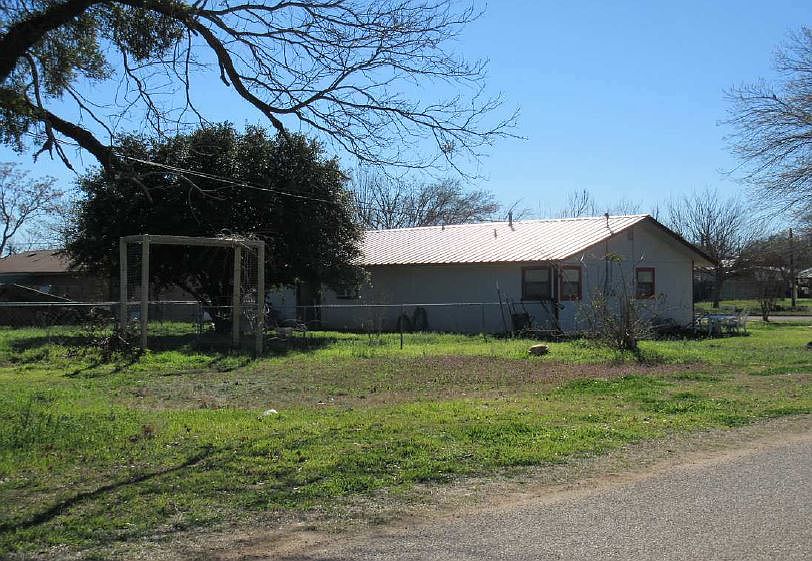 2nd image of 1107 Flag Creek Dr