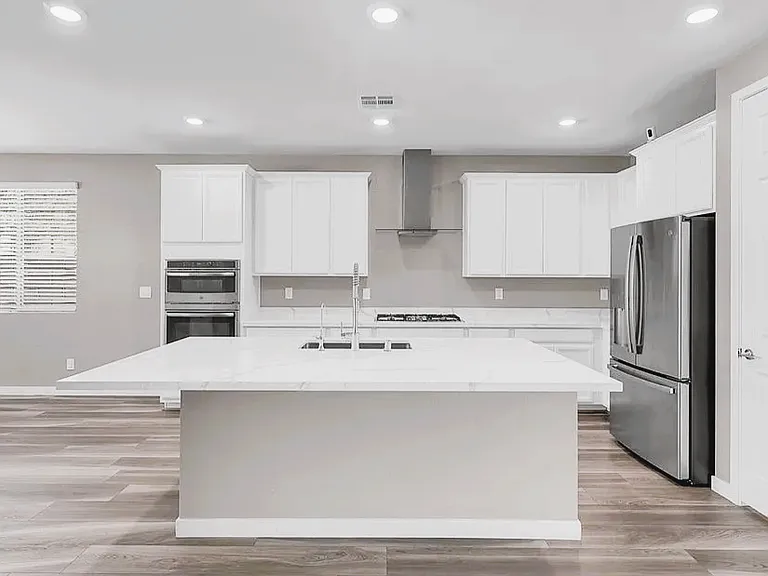 750 Agate Hills St — Photo 2