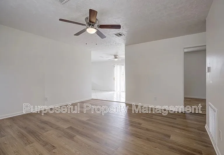 3009 SE 20th St — Photo 7