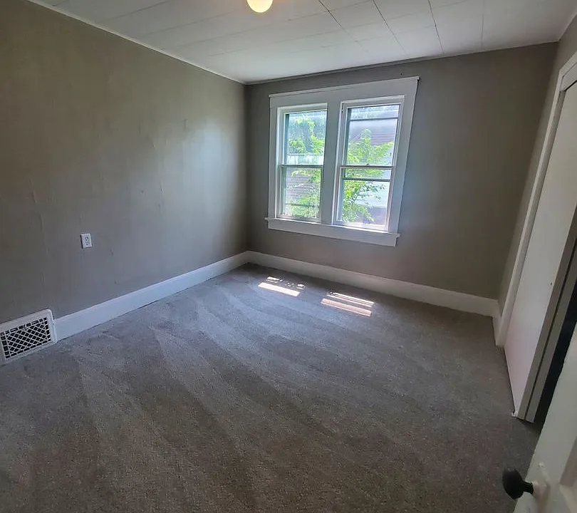 2563 N 53rd St (Duplex)