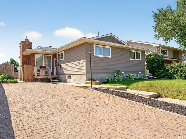 5 Wellington DRIVE, Moose Jaw, SK S6K 1A2