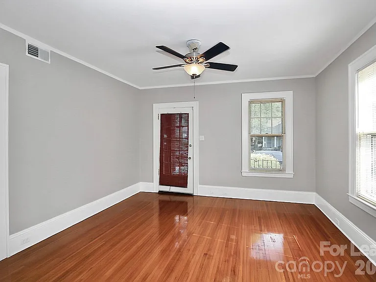 911 Sunnyside Ave #1 — Photo 4