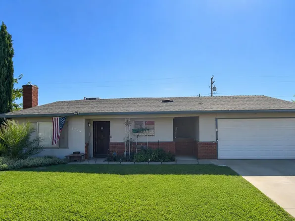 2244 Fairmont Drive, Hanford, CA 93230