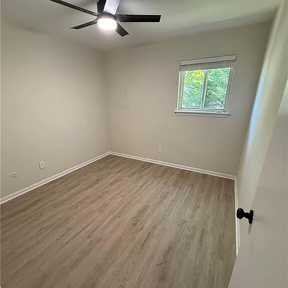 815 Sandy Ct — Photo 9