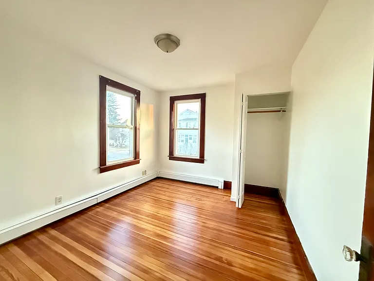 75 Queen St #1 — Photo 4