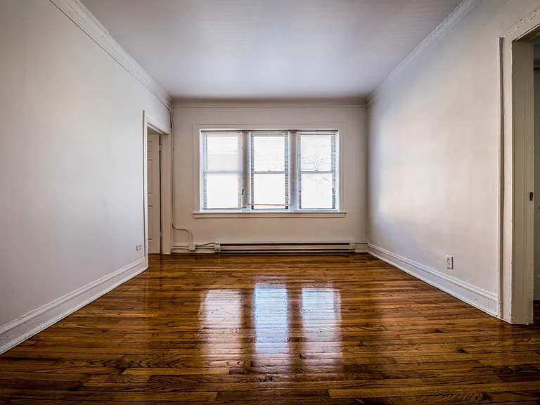 8000 S Drexel — Photo 1