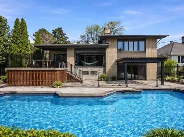 28 Rue Glenmore, Hampstead, QC H3X 3M6