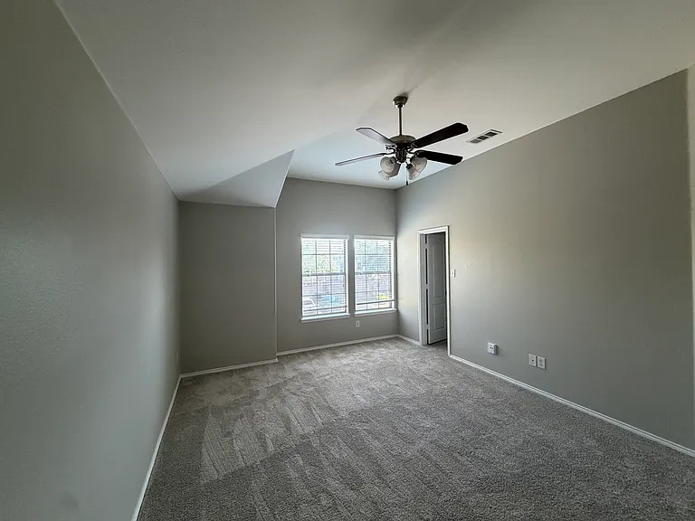 1008 Lucy Ln — Photo 22