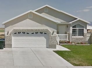 5946 W Snowbush Ln, West Valley City, UT 84128