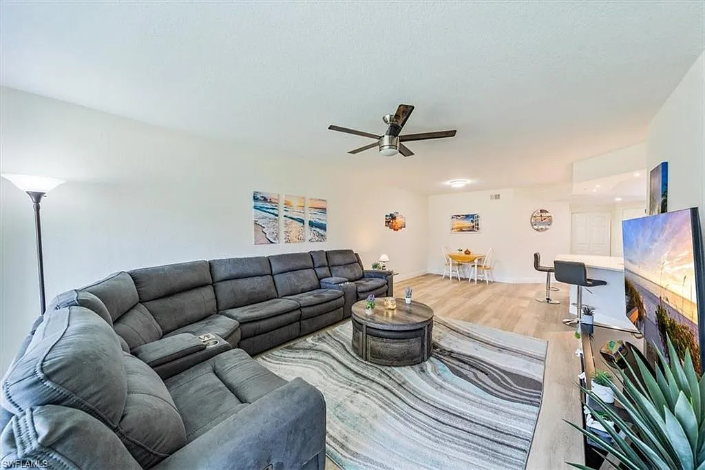 2 bed, 2.0 bath, 1404 sqft, $6,200 — Photo 3