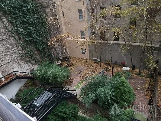 Rented by Anchor Associates | media 50