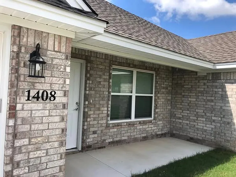 1408 Rehoboth Dr — Photo 1