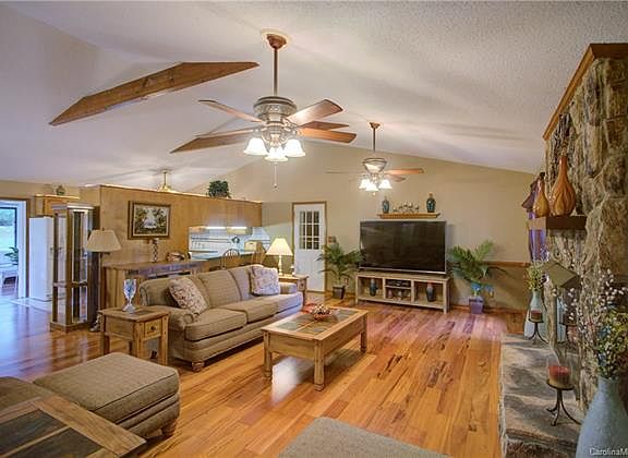 4th image of 2225 Cross Creek Dr