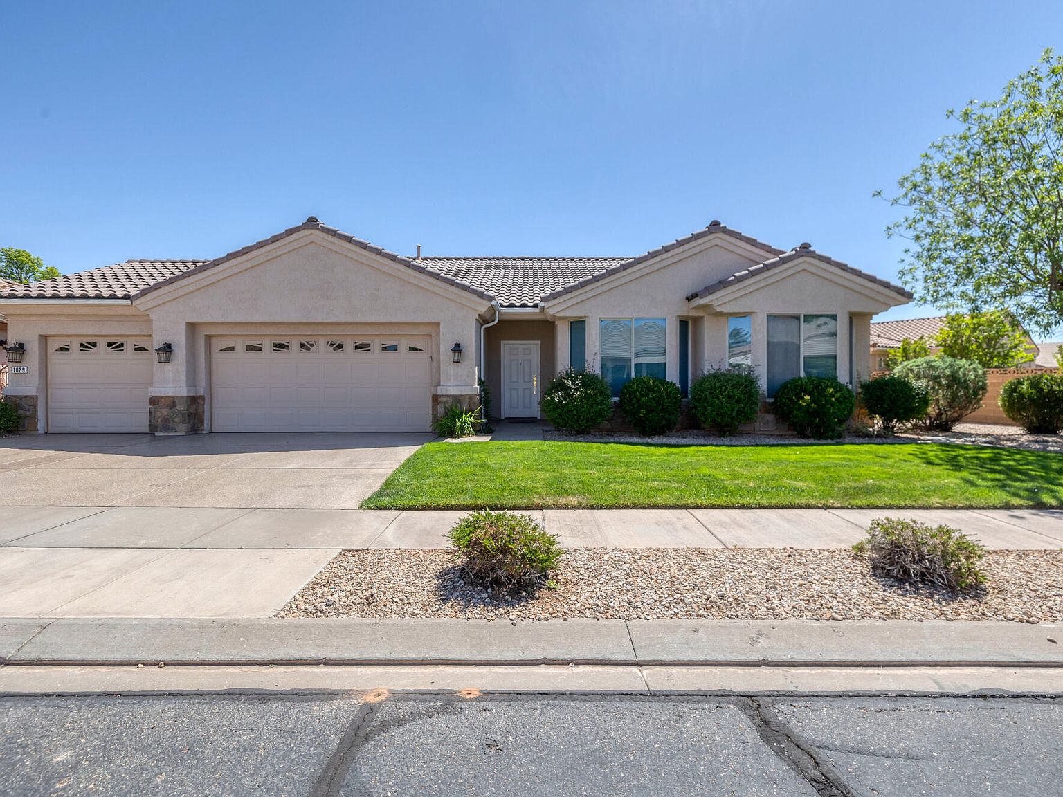 1629 W Wonderstone Dr
