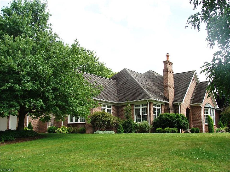 1st image of 2090 Foxden Dr