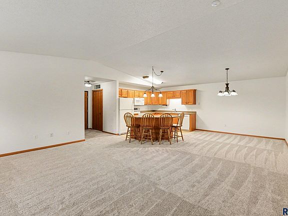 3rd image of 3300 W Miles Pl APT 202