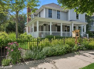 316 S Cook St, Barrington, IL
