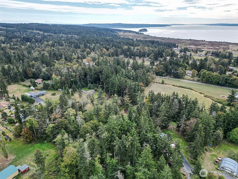 4th image of 560 Jeffrey Lane