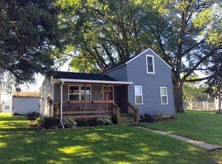 108 2nd St NE, State Center, IA 50247
