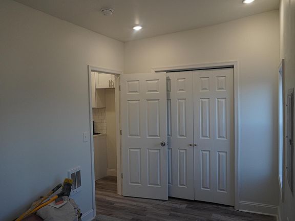 5th image of 920 W Boston St Unit 3