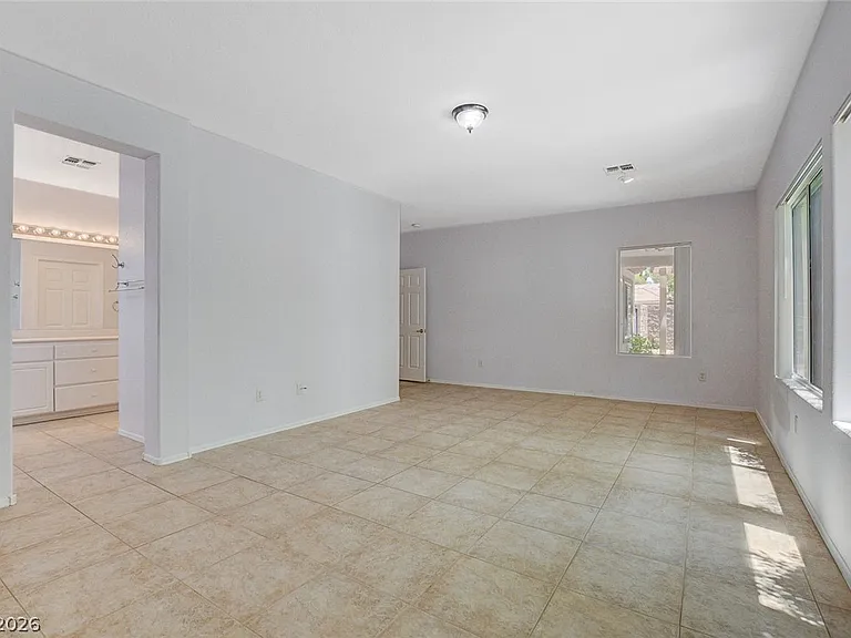 2521 Evansville Ave — Photo 21