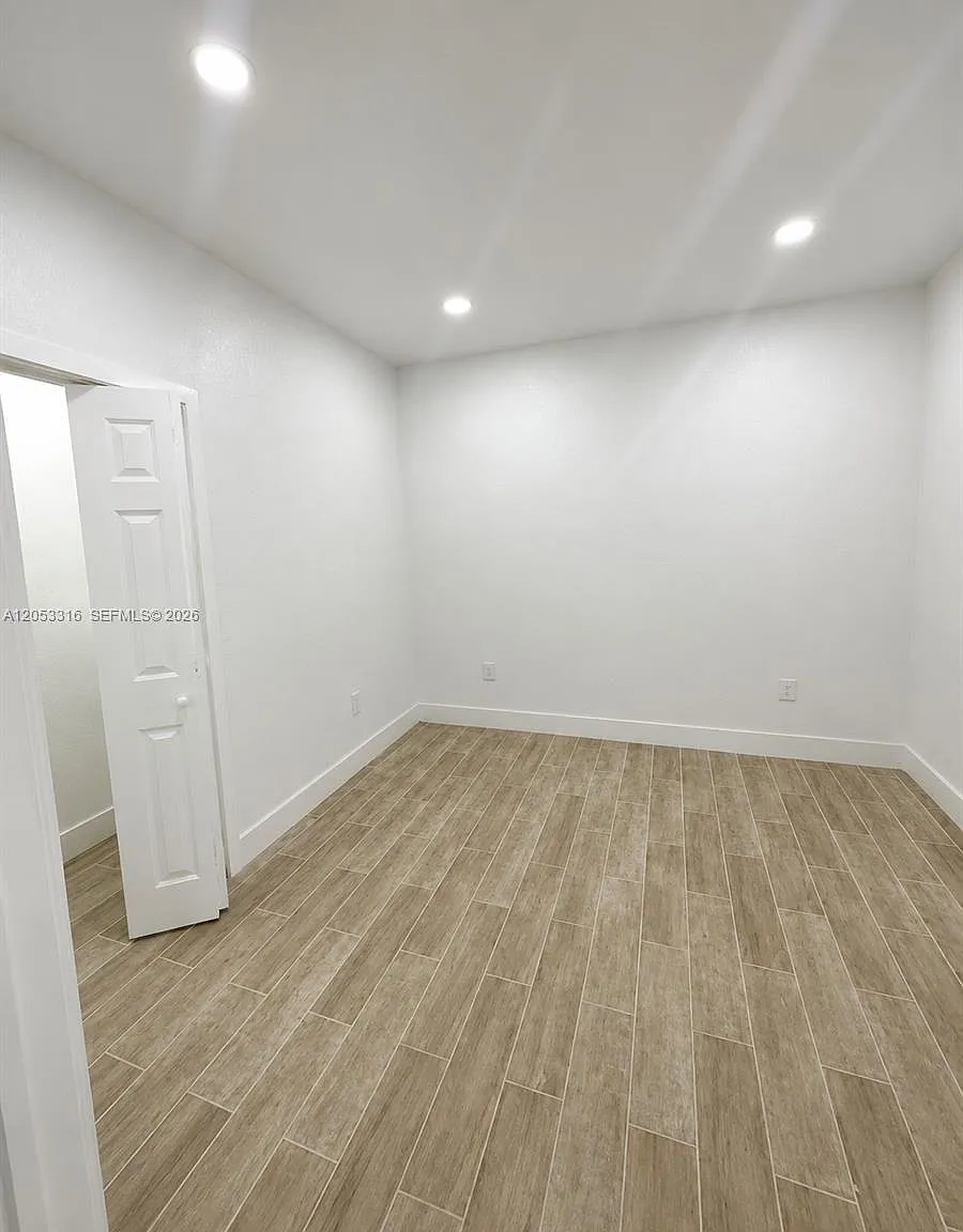 2 bed, 1.0 bath, 2936 sqft, $1,750 — Photo 3