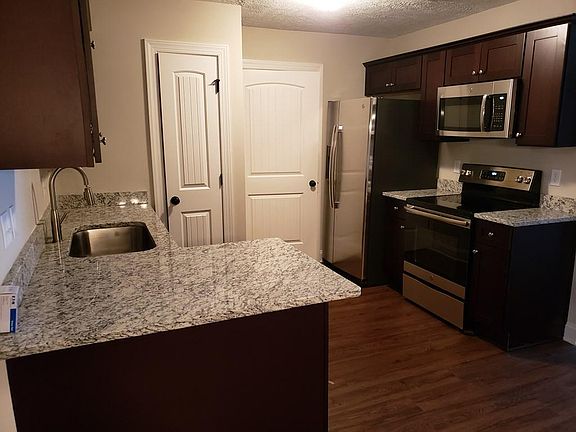 5th image of 632 Vista Dr