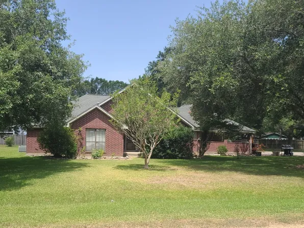1002 Ransom St, Anahuac, TX 77514