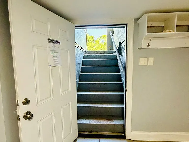 501 Spring Rd #A-C — Photo 3
