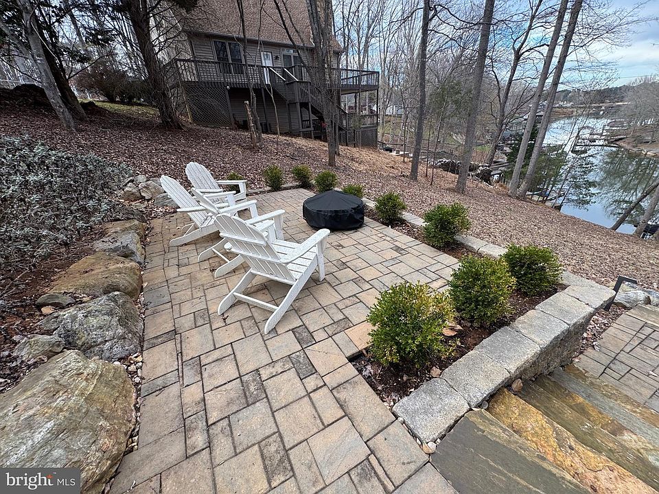 1st image of 290 Dodee Ln