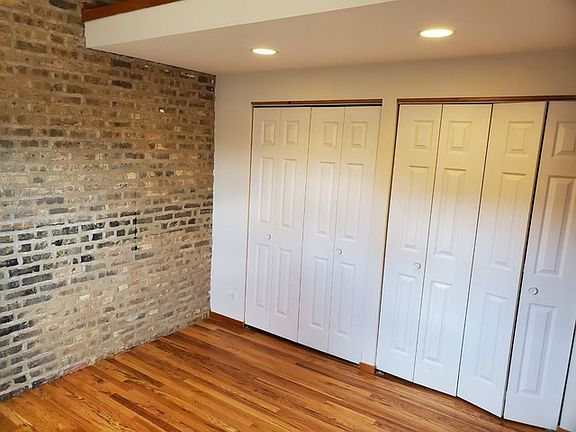 5th image of 901 N Winchester Ave APT 3R