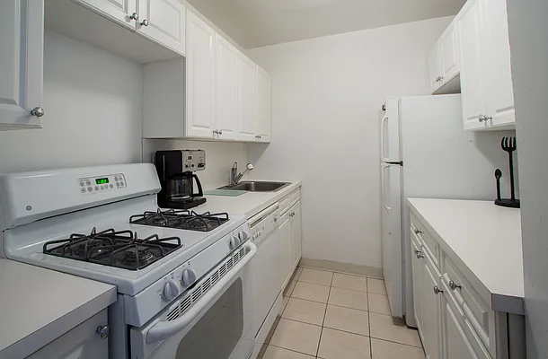 Sold by R New York | media 15