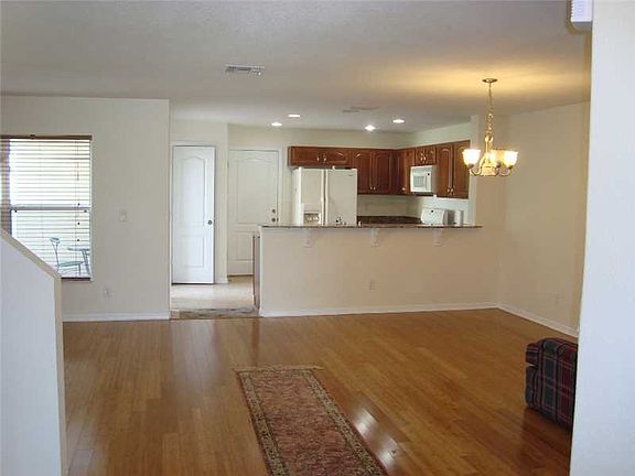 3rd image of 1766 Pointe West Way
