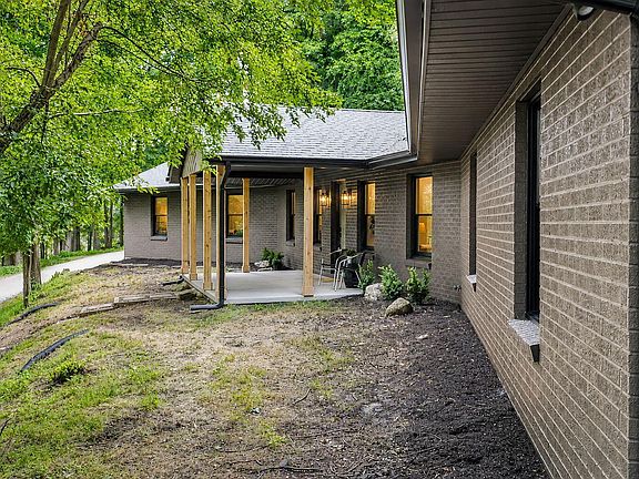 4th image of 4000 Milner Rd