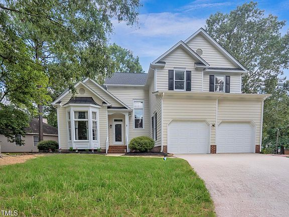 4th image of 2 Trescott Dr