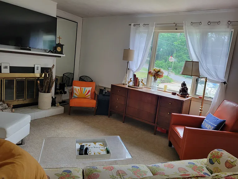 Hillcrest Dr — Photo 43