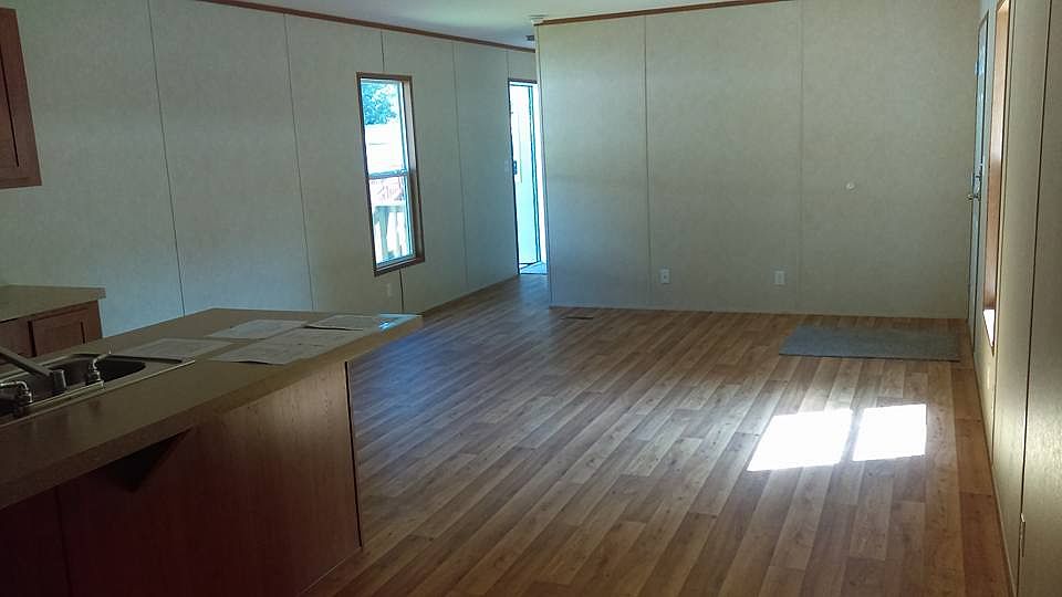 2nd image of 1103 Cliffside Dr