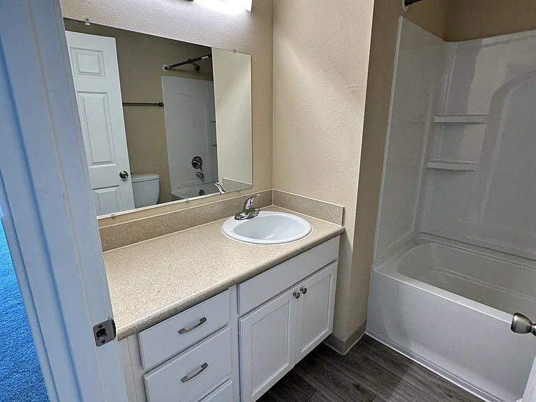 Evanbrook Apartments — Photo 43