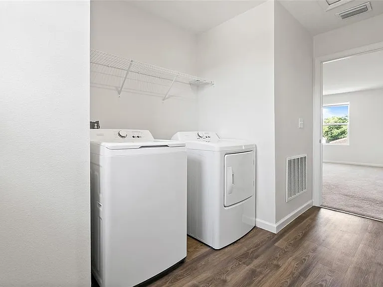 612 Linnet Ct — Photo 32