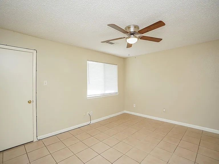 20143 Beechview Ln — Photo 20