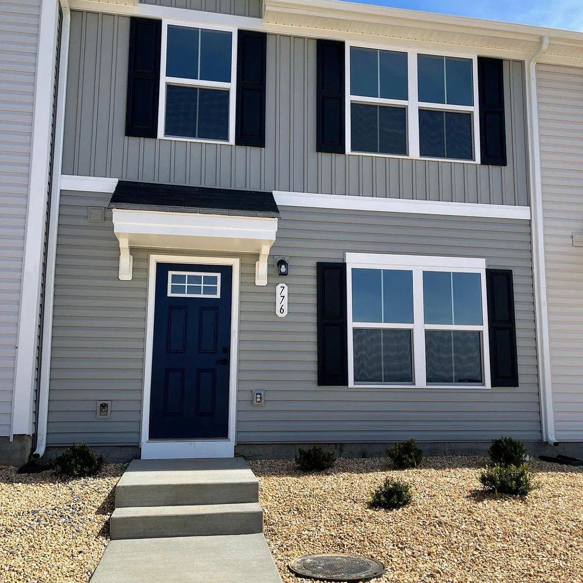3 bed, 2.0 bath, 1220 sqft, $1,799 — Photo 2