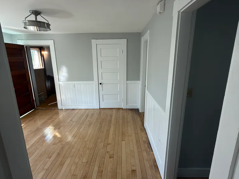 20-22 Florence St #2 — Photo 8