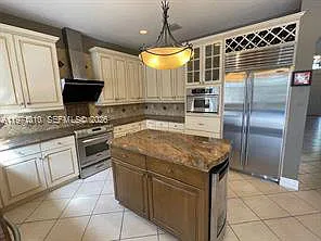 4 bed, 3.5 bath, 3352 sqft, $5,500 — Photo 3