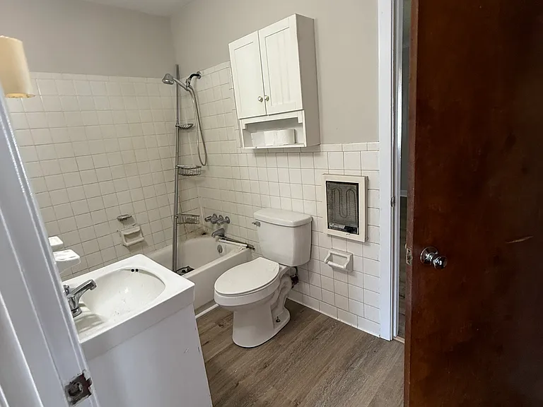 2625 Lisa Dr — Photo 2