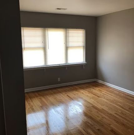 5th image of 8001 S Hermitage Ave #2D