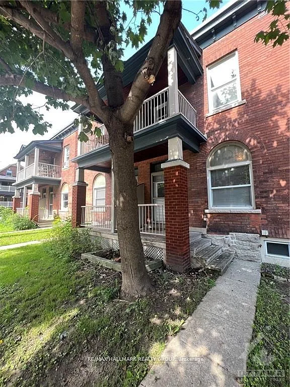 3 bed, $2,595 — Photo 2