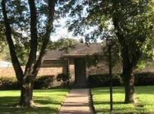 10015 Locke Ln, Houston, TX 77042