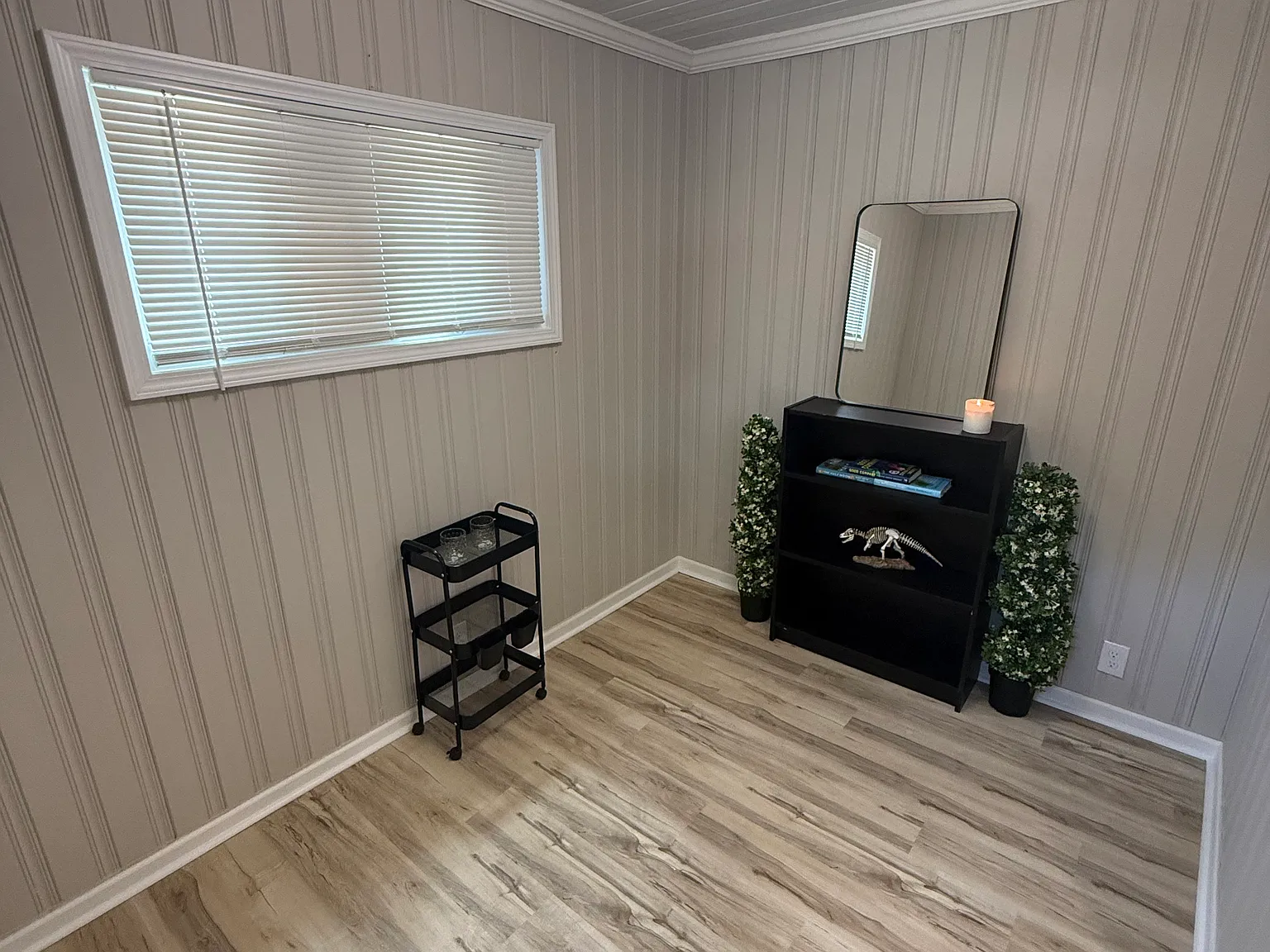 3 bed, 1110 sqft, $2,100 — Photo 2