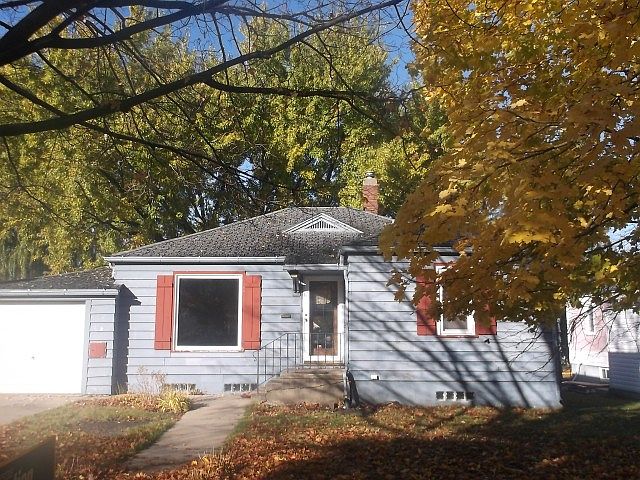 1st image of 304 6th Ave SE
